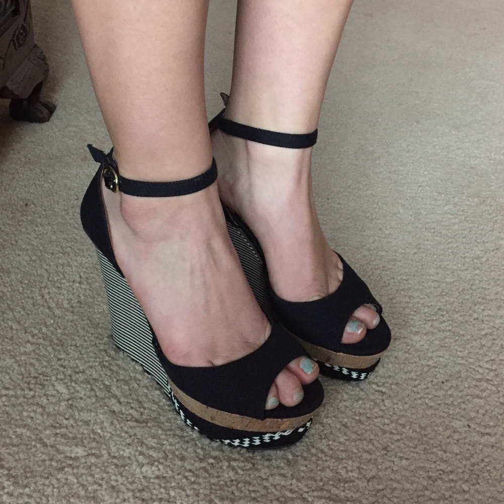 Jessica Simpson wedge heel